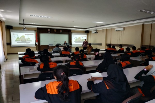 KUNJUNGAN INDUSTRI KE BALAI DIKLAT INDUSTRI DENPASAR