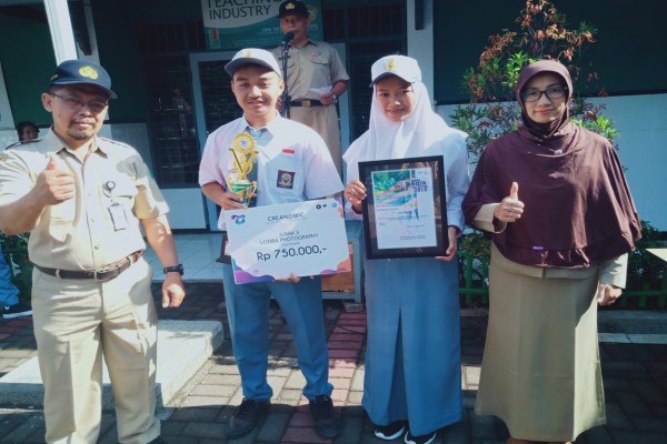 JUARA 3 LOMBA FOTOGRAPHY TINGKAT JAWA TIMUR